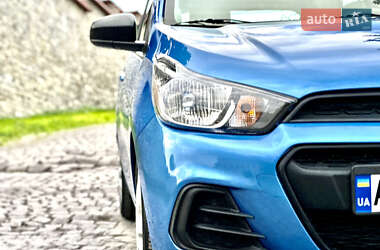 Хэтчбек Chevrolet Spark 2016 в 