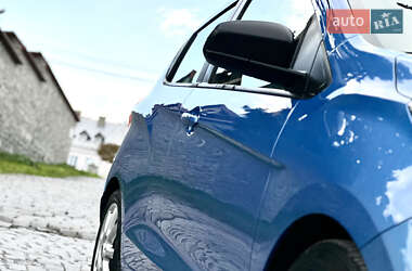 Хэтчбек Chevrolet Spark 2016 в 