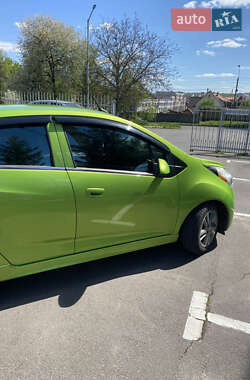 Хэтчбек Chevrolet Spark 2014 в 
