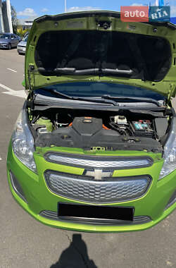 Хэтчбек Chevrolet Spark 2014 в 