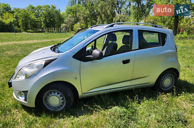 Хэтчбек Chevrolet Spark 2012 в 