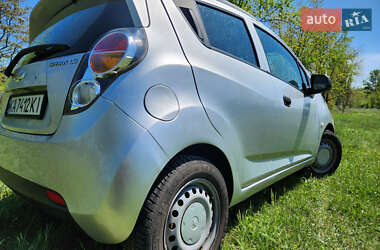 Хэтчбек Chevrolet Spark 2012 в 