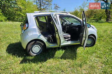 Хэтчбек Chevrolet Spark 2012 в 