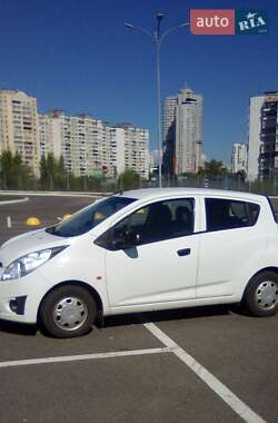 Хэтчбек Chevrolet Spark 2010 в 
