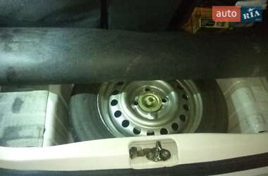 Хэтчбек Chevrolet Spark 2010 в 