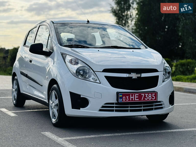Хетчбек Chevrolet Spark 2012 в 