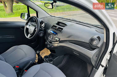 Хетчбек Chevrolet Spark 2012 в 
