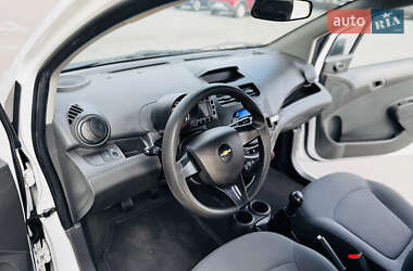 Хетчбек Chevrolet Spark 2012 в 