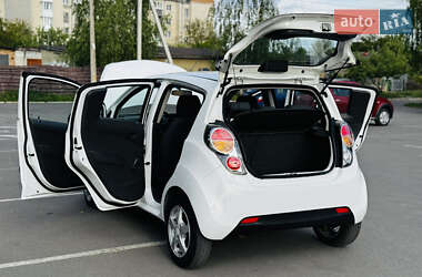 Хетчбек Chevrolet Spark 2012 в 