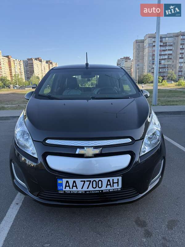 Хэтчбек Chevrolet Spark 2016 в Киеве