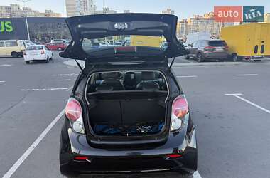 Хэтчбек Chevrolet Spark 2016 в 
