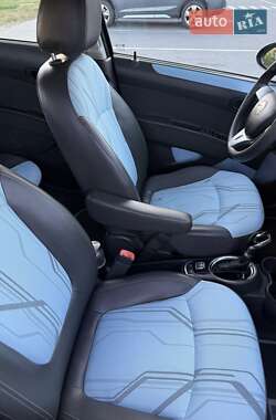 Хэтчбек Chevrolet Spark 2016 в 