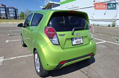 Хэтчбек Chevrolet Spark 2015 в 