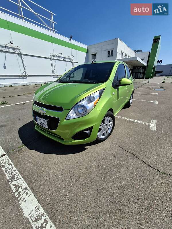 Хетчбек Chevrolet Spark 2015 в Одесі
