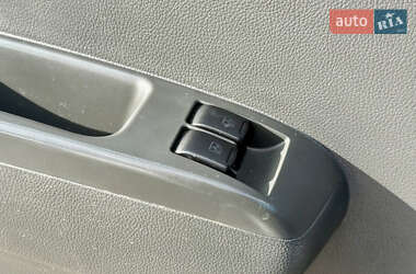 Хэтчбек Chevrolet Spark 2011 в 