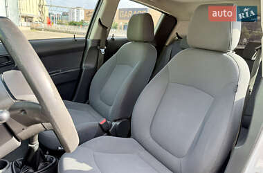 Хэтчбек Chevrolet Spark 2011 в 