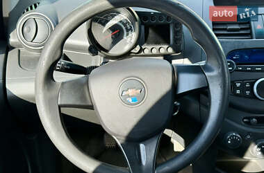 Хэтчбек Chevrolet Spark 2011 в 