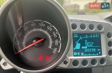 Хэтчбек Chevrolet Spark 2011 в 