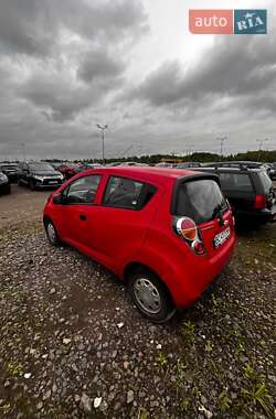 Хетчбек Chevrolet Spark 2010 в 