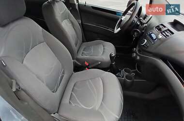 Хэтчбек Chevrolet Spark 2010 в 
