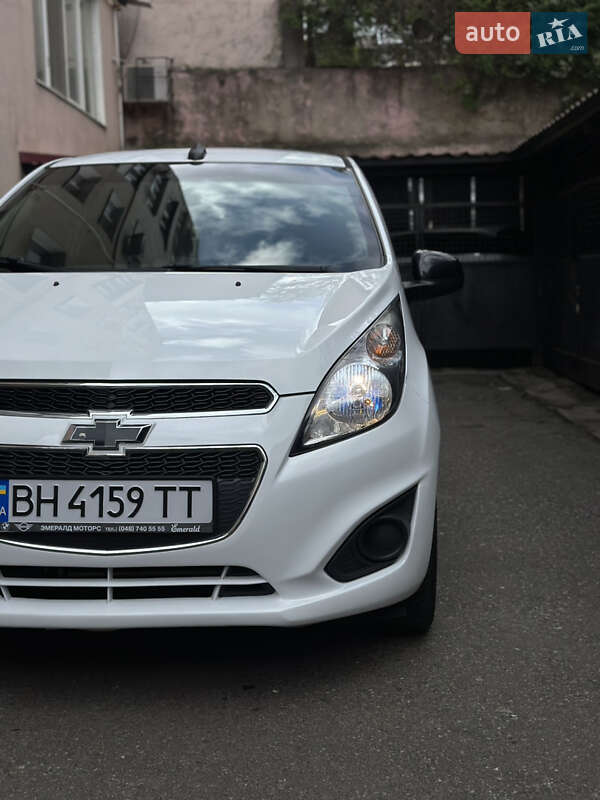 Хэтчбек Chevrolet Spark 2012 в Одессе