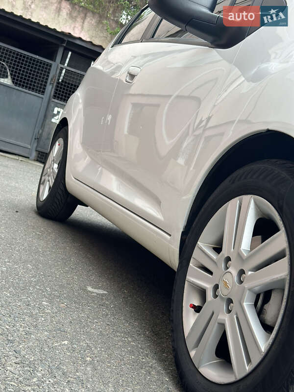 Хэтчбек Chevrolet Spark 2012 в Одессе