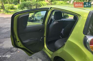 Хэтчбек Chevrolet Spark 2012 в 