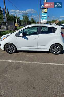 Хэтчбек Chevrolet Spark 2016 в 