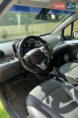Хэтчбек Chevrolet Spark 2015 в 