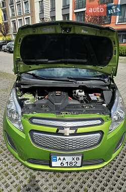 Хэтчбек Chevrolet Spark 2015 в 
