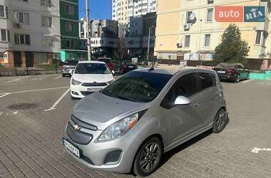 Хэтчбек Chevrolet Spark 2015 в 