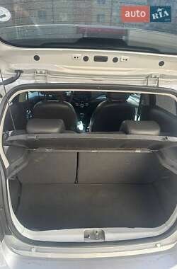 Хэтчбек Chevrolet Spark 2015 в 