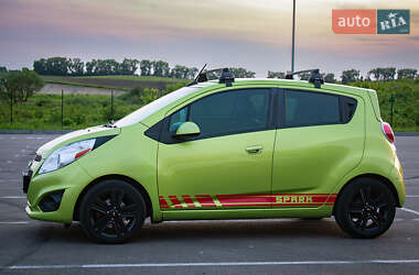 Хэтчбек Chevrolet Spark 2012 в 