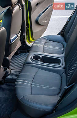 Хэтчбек Chevrolet Spark 2012 в 