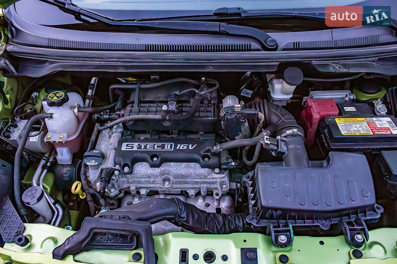 Хэтчбек Chevrolet Spark 2012 в Ровно