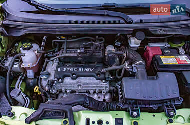 Хэтчбек Chevrolet Spark 2012 в 