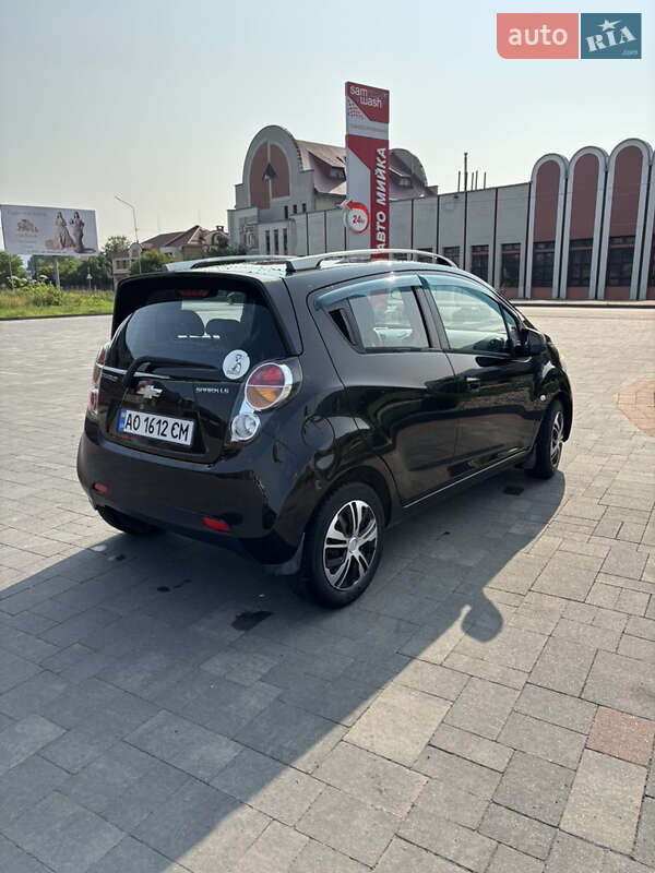 Хетчбек Chevrolet Spark 2012 в Хусті