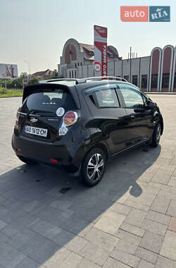 Хэтчбек Chevrolet Spark 2012 в 