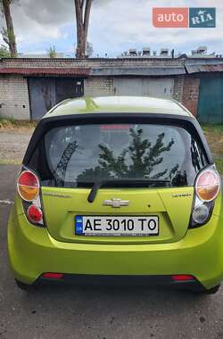 Хэтчбек Chevrolet Spark 2011 в 