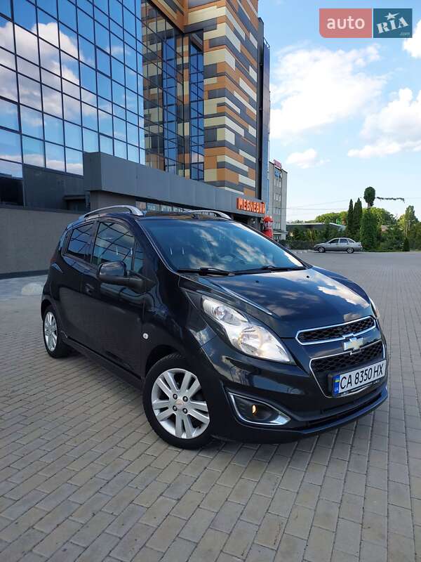 Хэтчбек Chevrolet Spark 2012 в 