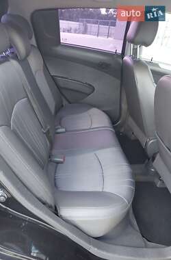 Хэтчбек Chevrolet Spark 2012 в 