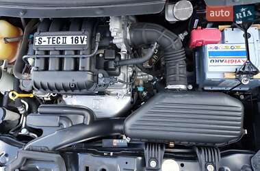 Хэтчбек Chevrolet Spark 2012 в 