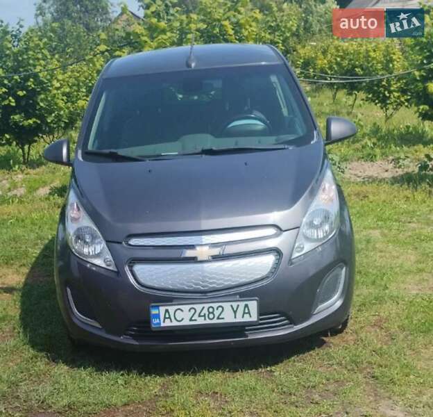 Хэтчбек Chevrolet Spark 2014 в 