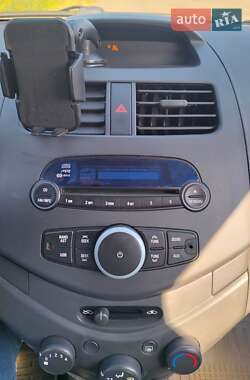 Хэтчбек Chevrolet Spark 2010 в 