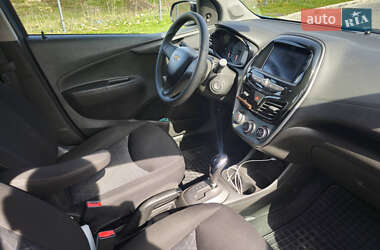 Хэтчбек Chevrolet Spark 2019 в 