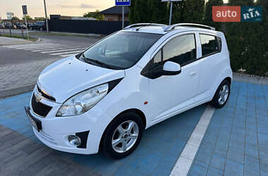 Хэтчбек Chevrolet Spark 2011 в 