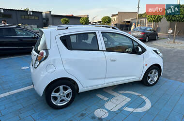 Хэтчбек Chevrolet Spark 2011 в 