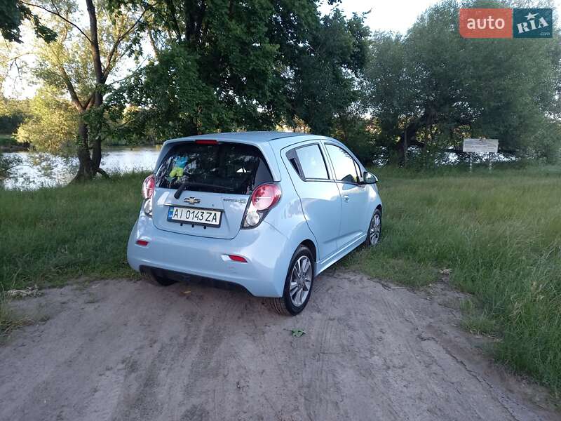 Хэтчбек Chevrolet Spark 2016 в Киеве