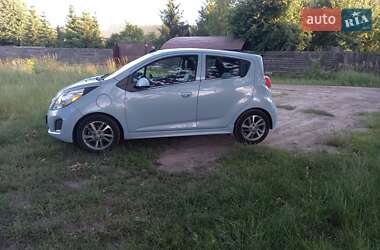 Хэтчбек Chevrolet Spark 2016 в 
