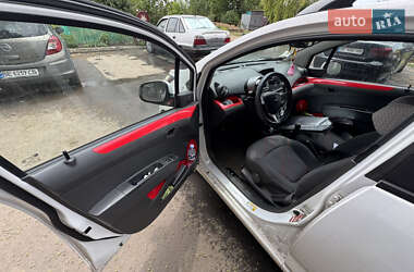Хэтчбек Chevrolet Spark 2010 в 
